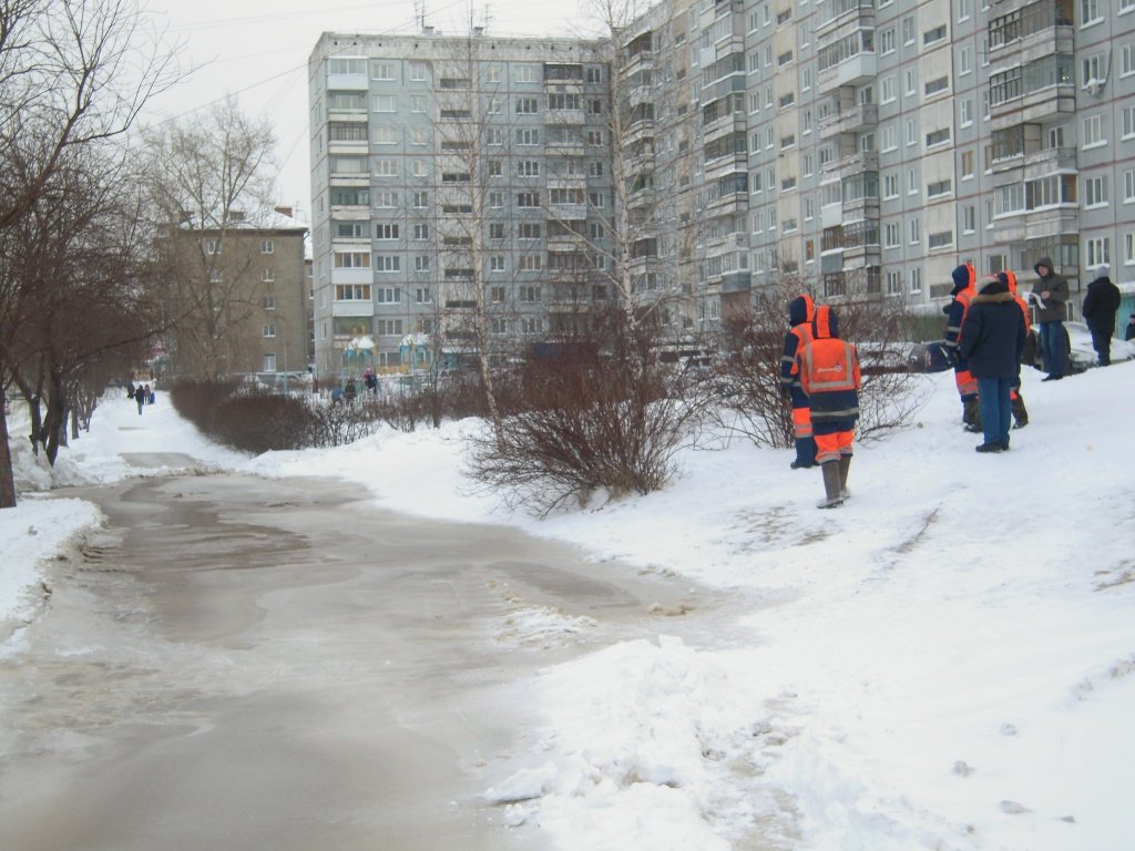 Десятки домов остались без воды в Новосибирске.jpg